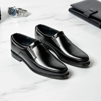 BLACK SLIP-ON LOAFER